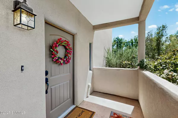 Las Cruces, NM 88001,272 Wall AVE