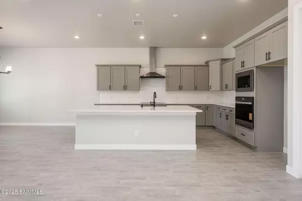 Las Cruces, NM 88012,7013 Fable WAY