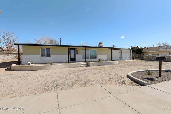 4004 Elks DR, Las Cruces, NM 88005