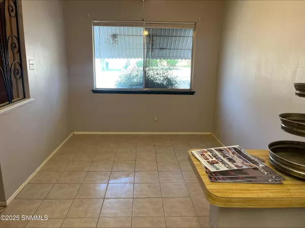 Las Cruces, NM 88001,1916 Darlene DR