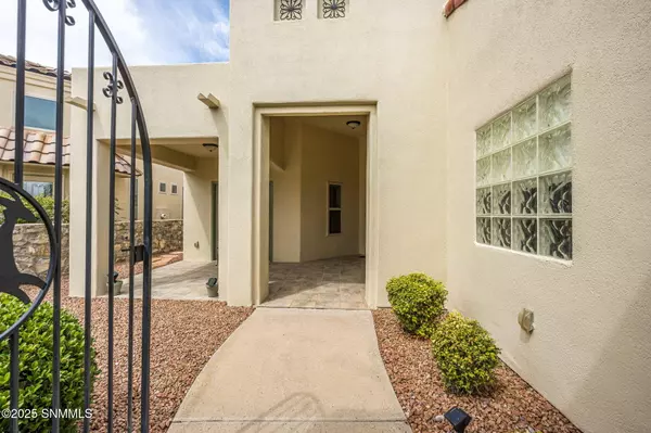 Las Cruces, NM 88011,1687 Boulders DR