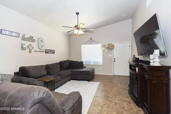 Las Cruces, NM 88012,7134 Redondo ST
