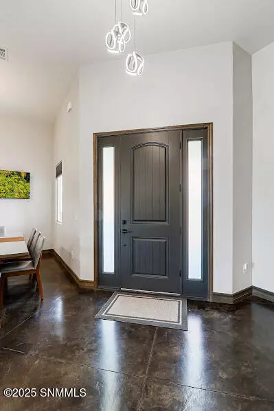 Las Cruces, NM 88005,1280 Rosita CT