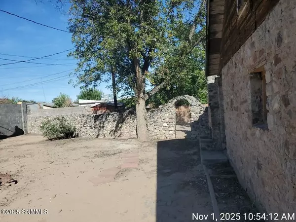 Las Cruces, NM 88005,222 W Greening AVE