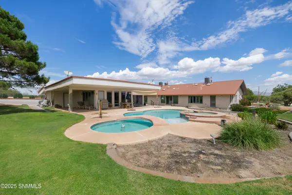 Anthony, NM 88021,103 Paloma Mesa RD