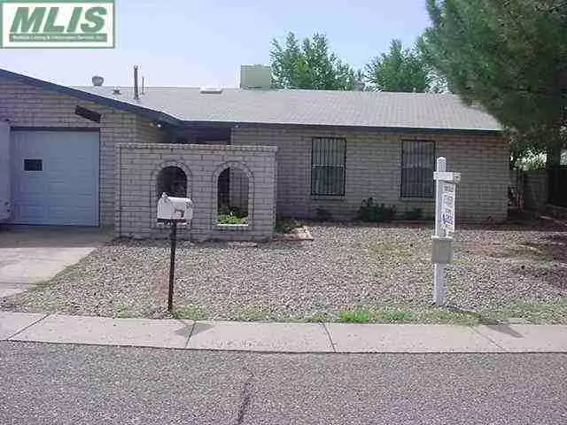 Las Cruces, NM 88005,1243 Kingsbury CT