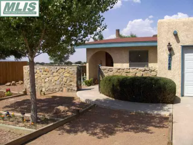 Las Cruces, NM 88005,2048 Briarwood LN