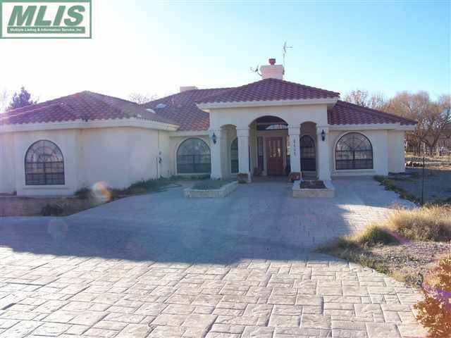 6405 Gato RD, Santa Teresa, NM 88008