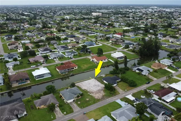 Cape Coral, FL 33990,407 SE 16th ST