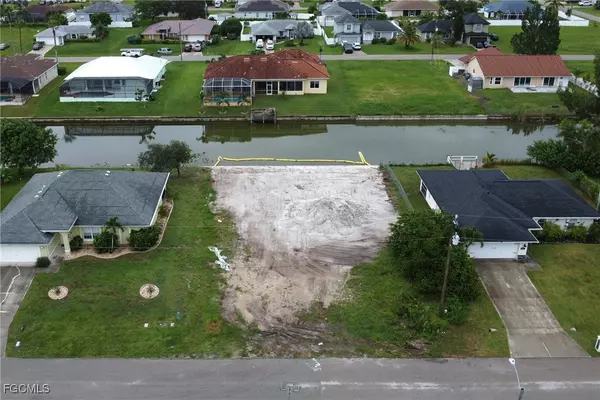 407 SE 16th ST, Cape Coral, FL 33990