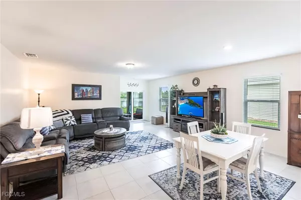 Cape Coral, FL 33909,3313 Acapulco CIR