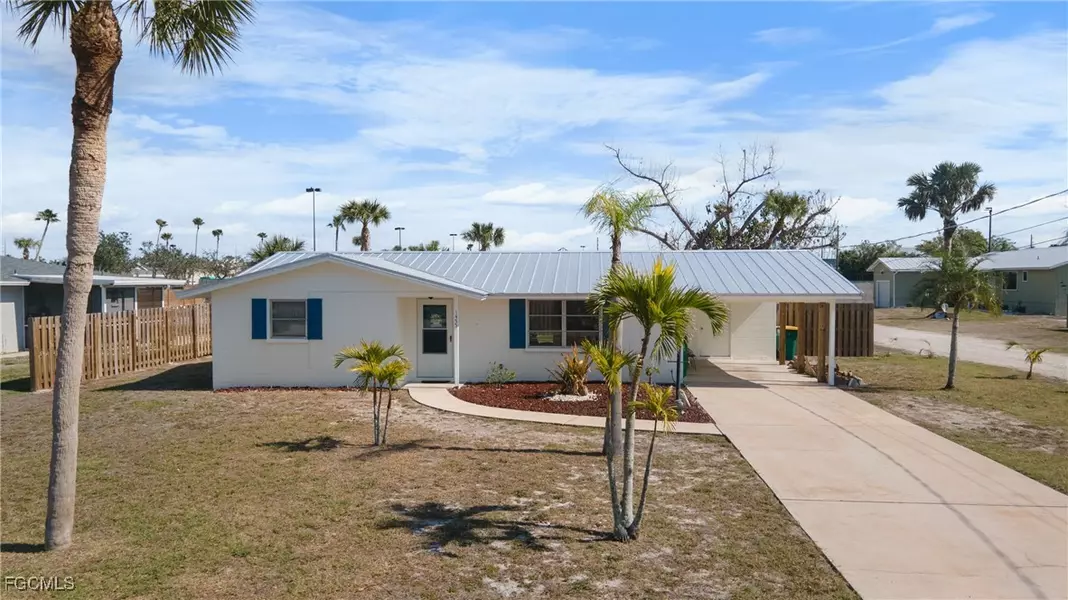 1455 New Point Comfort RD, Englewood, FL 34223