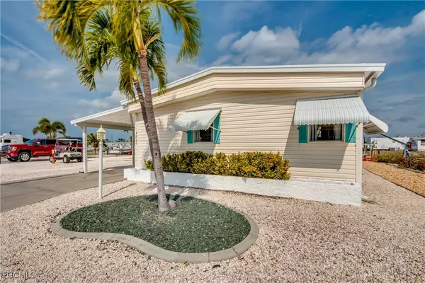 4920 Gulfgate LN, St James City, FL 33956