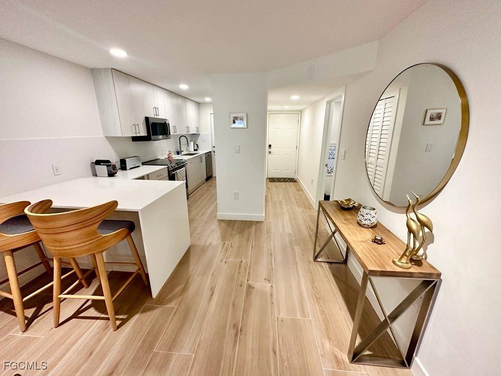 Naples, FL 34102,72 7th ST S #112