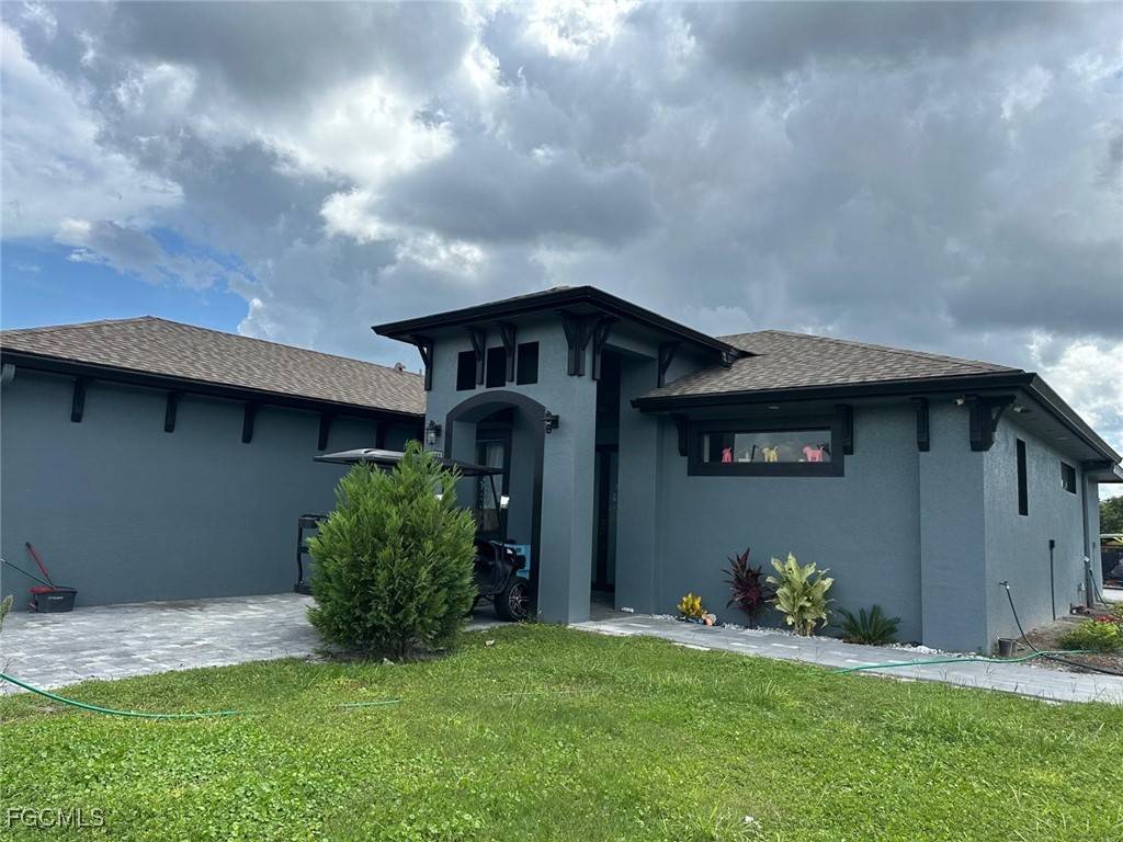 North Fort Myers, FL 33917,19781 Woodbridge LN