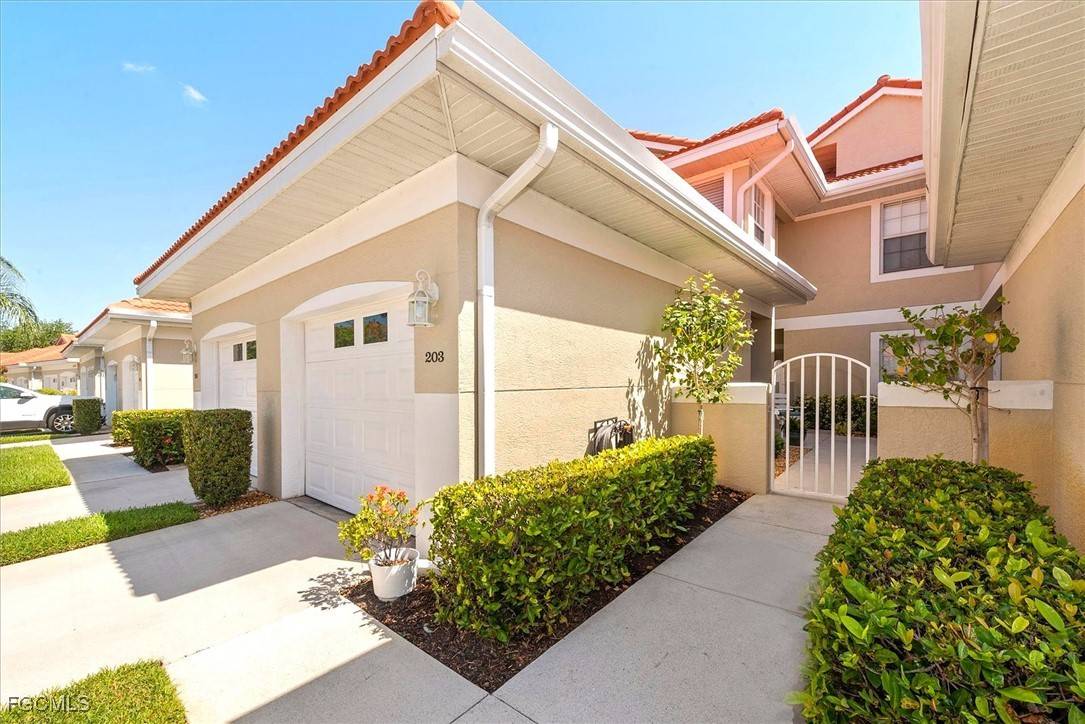 5135 Cobble Creek CT #203, Naples, FL 34110
