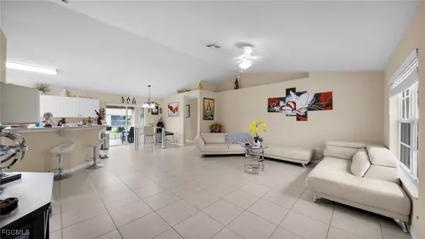 Cape Coral, FL 33909,926 NE 5th PL