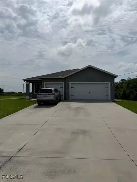 3030 Iris CIR, Labelle, FL 33935