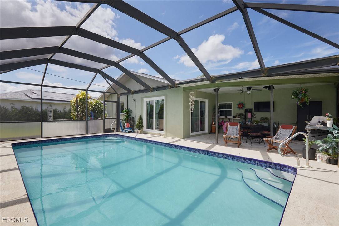 Cape Coral, FL 33990,901 SE 23rd TER