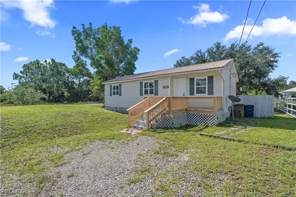 Lehigh Acres, FL 33976,3201 44th ST SW