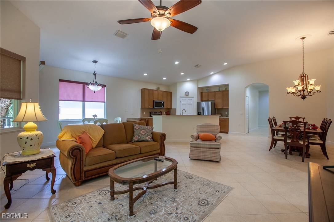 Fort Myers, FL 33913,10507 Sevilla DR #202