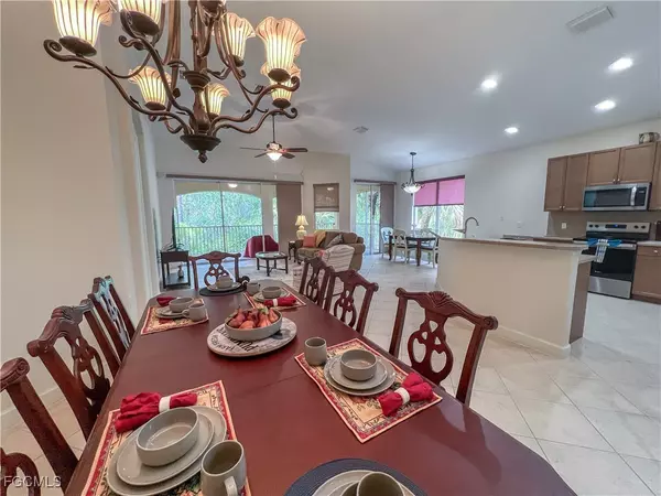 Fort Myers, FL 33913,10507 Sevilla DR #202