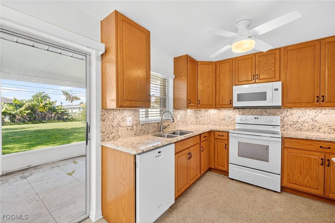 Cape Coral, FL 33904,1216 SE 27th ST