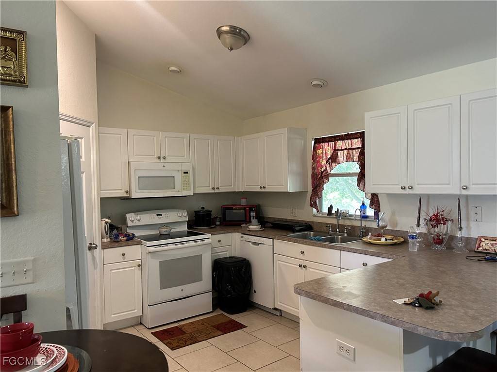 Lehigh Acres, FL 33974,926 Plantation RD