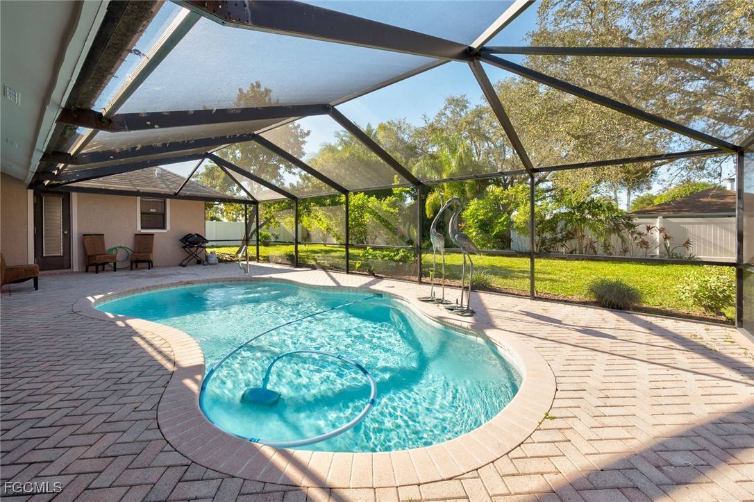 Fort Myers, FL 33919,13810 McGregor BLVD