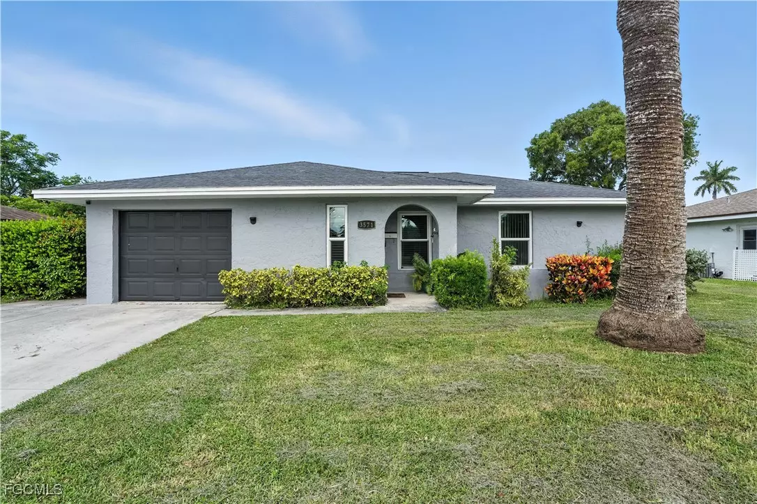 Naples, FL 34105,3571 Santiago WAY