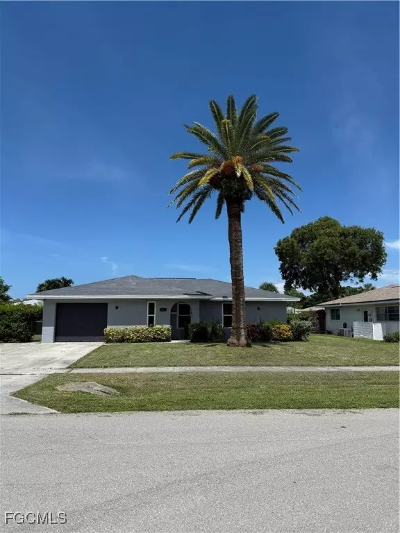 Naples, FL 34105,3571 Santiago WAY
