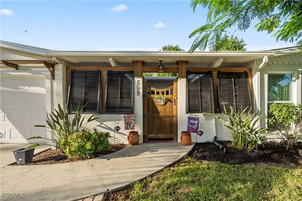 Fort Myers, FL 33919,509 Val Mar DR