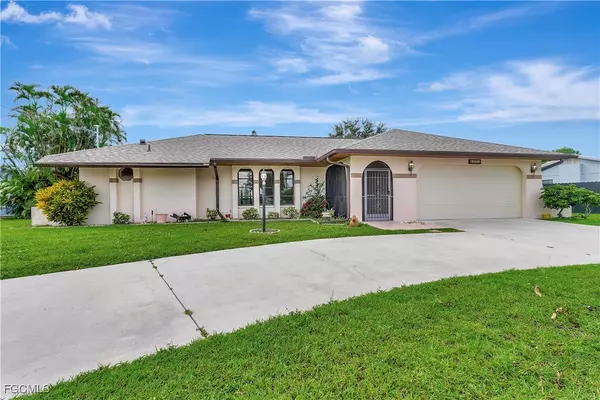 1102 SE 28th TER, Cape Coral, FL 33904