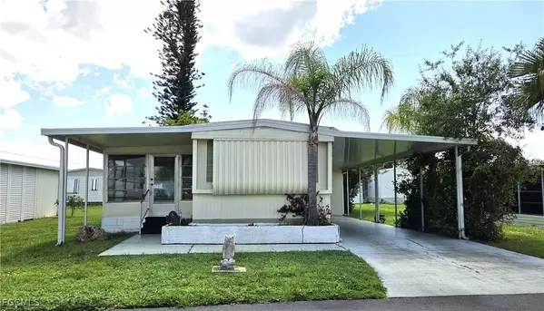 North Fort Myers, FL 33917,623 Vista DR