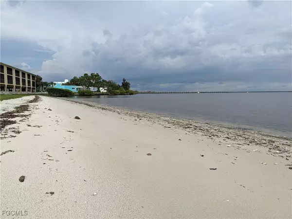 Port Charlotte, FL 33953,14459 RIVER BEACH DR W #221