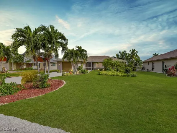 6156 Cocos DR, Fort Myers, FL 33908