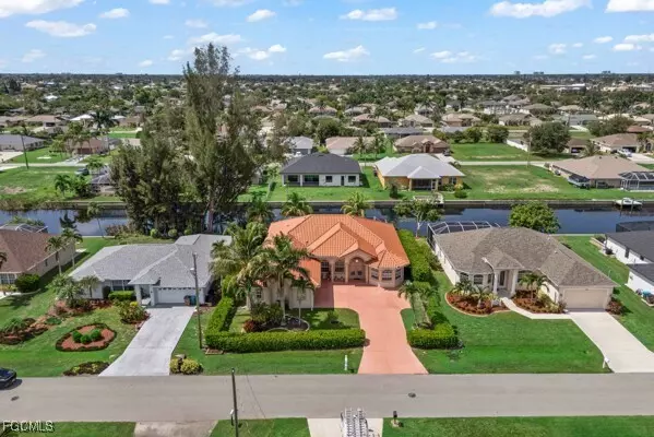 Cape Coral, FL 33990,172 SE 23rd ST