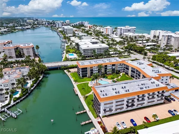 2900 Gulf Shore BLVD N #111, Naples, FL 34103