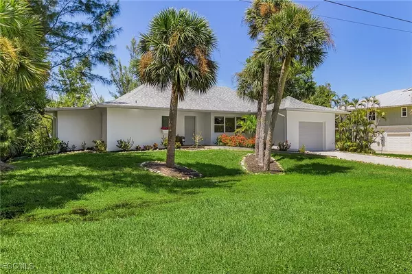 1585 Bunting LN, Sanibel, FL 33957