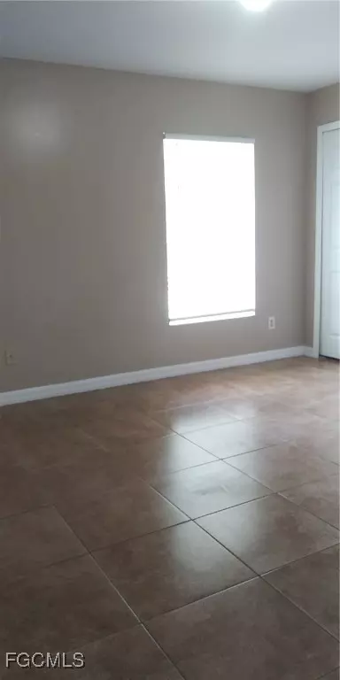 Lehigh Acres, FL 33973,5107 - 5105 25th ST SW