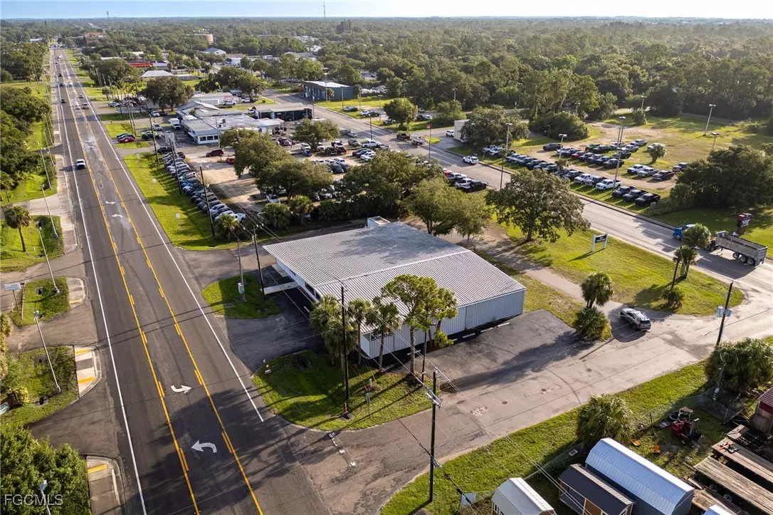 Labelle, FL 33935,575 S Main ST