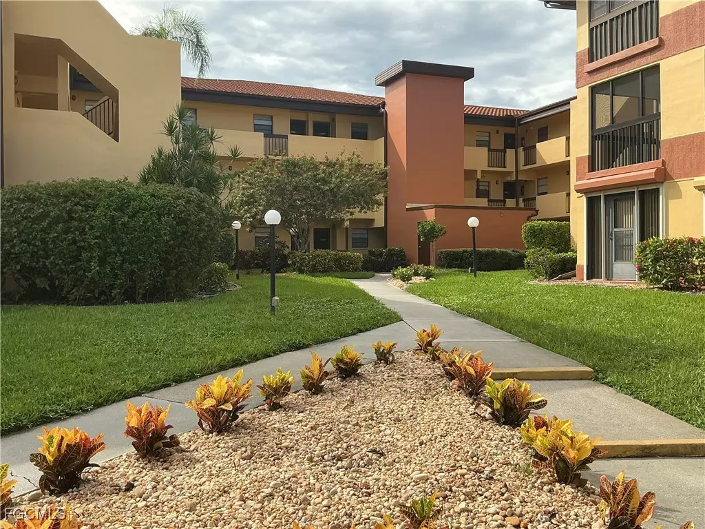 Fort Myers, FL 33919,6136 Whiskey Creek DR #526