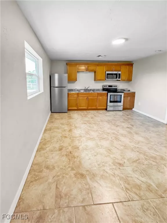 Bokeelia, FL 33922,15206 Stringfellow RD #3