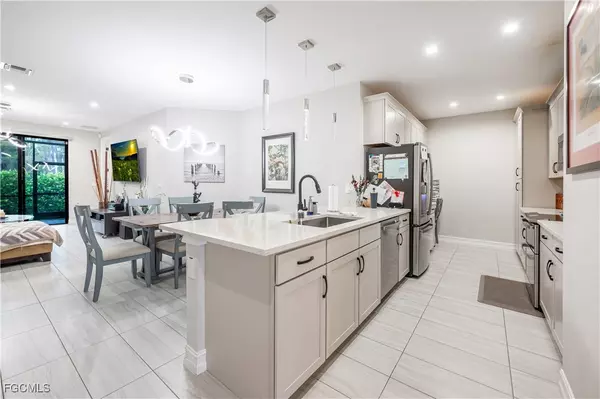 Naples, FL 34119,7324 Rockefeller DR
