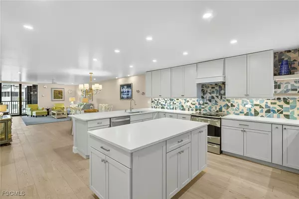 Sanibel, FL 33957,2929 W Gulf DR #207