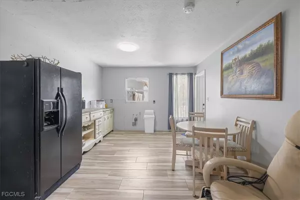 Naples, FL 34117,3871 White BLVD
