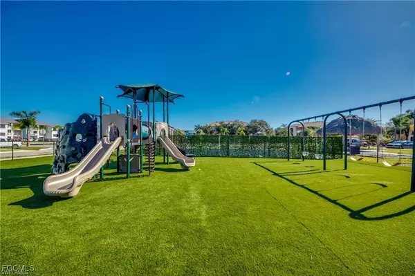 Cape Coral, FL 33909,2913 Tuscan DR #203