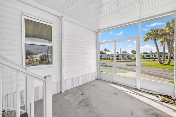 North Fort Myers, FL 33917,109 Conestoga TRL