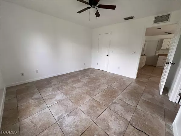 Lehigh Acres, FL 33971,6020 Ruth AVE N