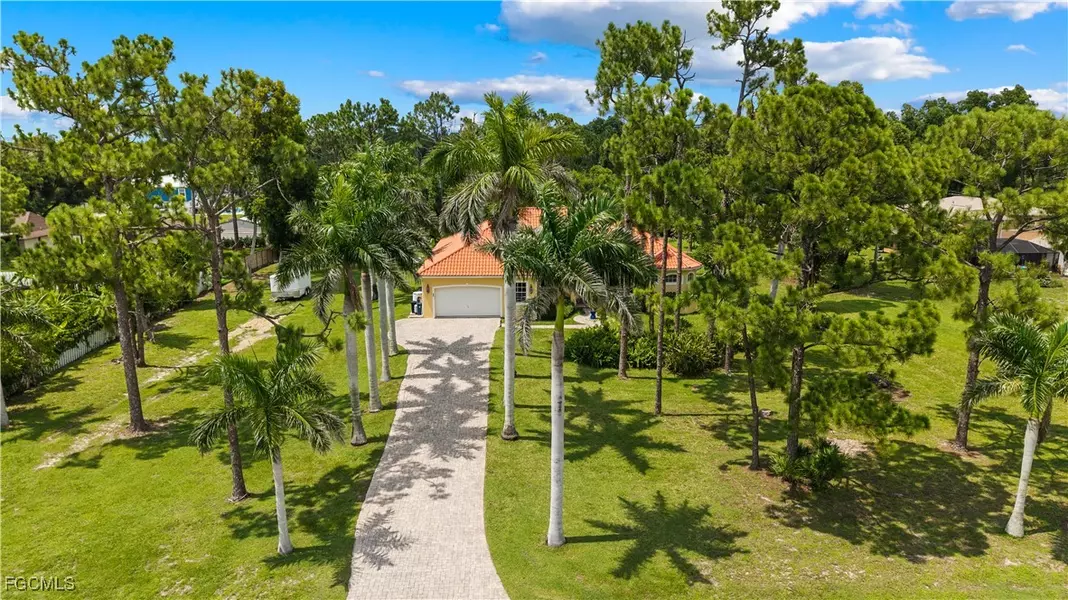 47 Jacaranda Pkwy E, Cape Coral, FL 33909